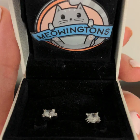 Cat Earrings - Picture 3 of 3